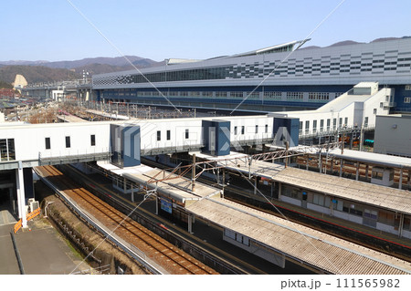 北陸本線　敦賀駅にて 111565982