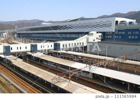 北陸本線　敦賀駅にて 111565984