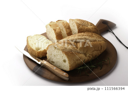 フランスパン （ バゲット ）白バック 111566394