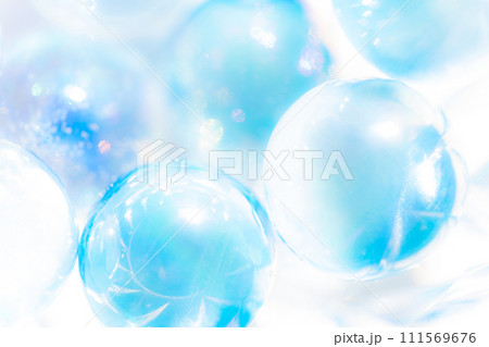 ビー玉・爽やか 背景素材 111569676