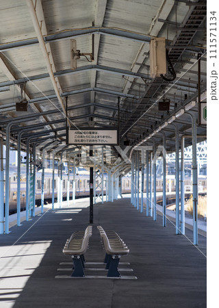 横須賀駅4 ホーム 横須賀駅4 ホーム 111571134