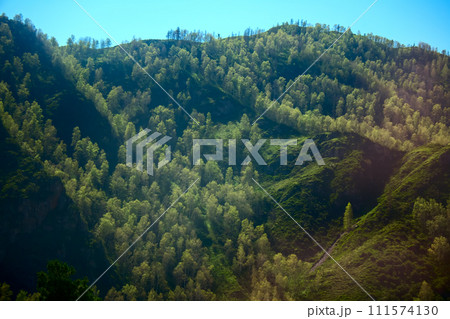 green mountain ridge scene 111574130