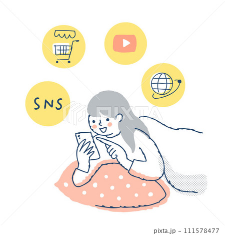 就寝前にスマートフォンを見ている女性 111578477