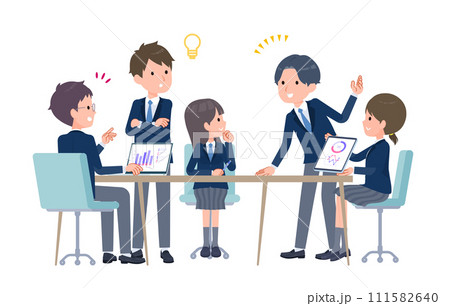 複数人で打ち合わせする学生たち　好印象　A 111582640