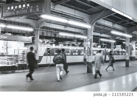 1988年頃の上野駅のホーム 111585225