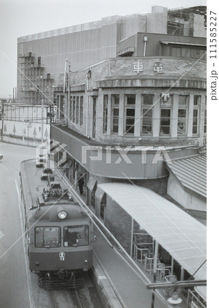 24年前に廃止された白山駅前に停車中の新潟交通の電車 (1989年頃撮影) 24年前に廃止された白山駅前に停車中の新潟交通の電車 (1989年頃撮影) 111585227