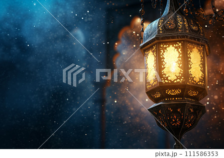 Ramadan Lantern close up 111586353