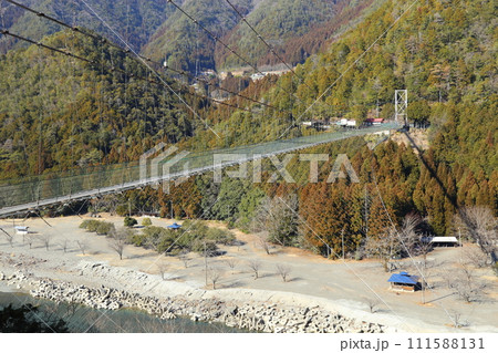 谷瀬の吊橋【日本最長の生活用鉄線の吊橋】 奈良県十津川村 111588131