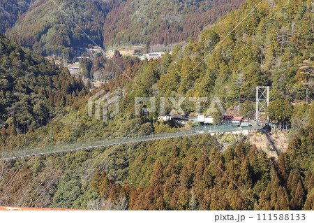 谷瀬の吊橋【日本最長の生活用鉄線の吊橋】 奈良県十津川村 111588133