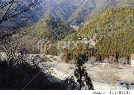 谷瀬の吊橋【日本最長の生活用鉄線の吊橋】 奈良県十津川村 111588135