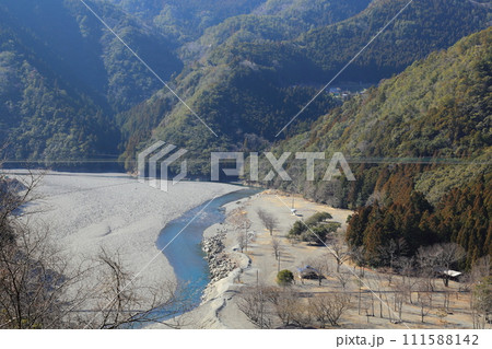 谷瀬の吊橋【日本最長の生活用鉄線の吊橋】 奈良県十津川村 谷瀬の吊橋【日本最長の生活用鉄線の吊橋】 奈良県十津川村 111588142