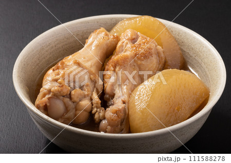 鶏手羽元と大根の煮物 111588278
