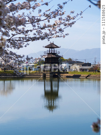 桜の季節の唐古・鍵遺跡 桜の季節の唐古・鍵遺跡 111588625