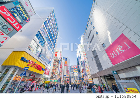 「東京都」秋葉原駅前の風景 111588854