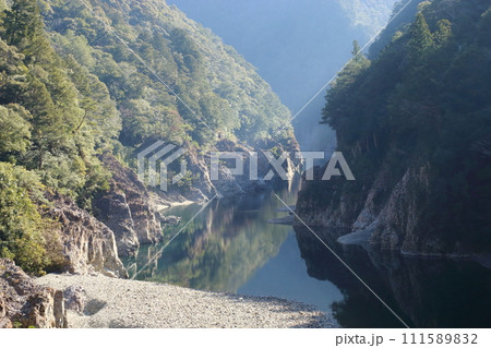 瀞峡 「山彦橋からの眺望」/ 奈良県・三重県・和歌山県【国特別名勝・吉野熊野国立公園】 瀞峡 「山彦橋からの眺望」/ 奈良県・三重県・和歌山県【国特別名勝・吉野熊野国立公園】 111589832