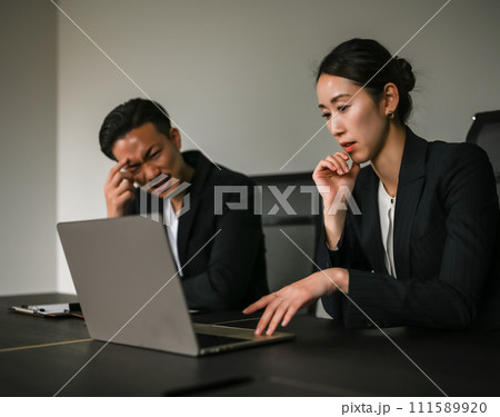 会議室でのビジネス 111589920