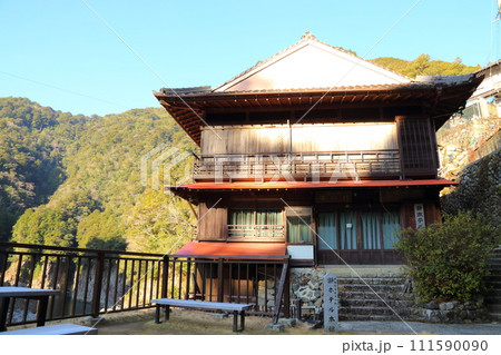 瀞峡の瀞ホテル本館 / 奈良県・三重県・和歌山県【国特別名勝・吉野熊野国立公園】 瀞峡の瀞ホテル本館 / 奈良県・三重県・和歌山県【国特別名勝・吉野熊野国立公園】 111590090