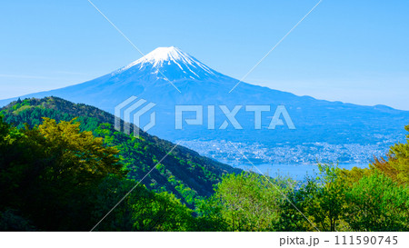 御坂峠から望む富士山(5月) 御坂峠から望む富士山(5月) 111590745