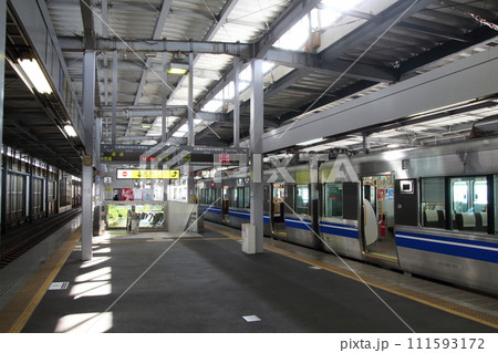北陸本線　小松駅ホームにて 111593172