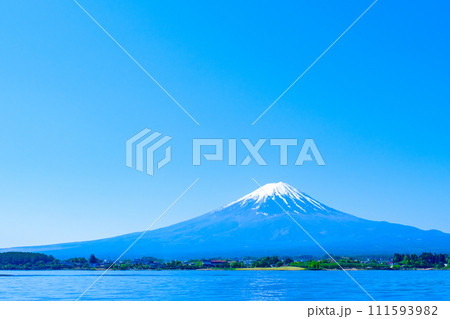 河口湖から望む富士山（5月） 111593982