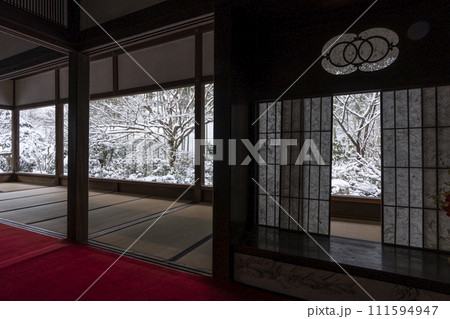 京都大原　宝泉院　雪景色の盤桓園 111594947