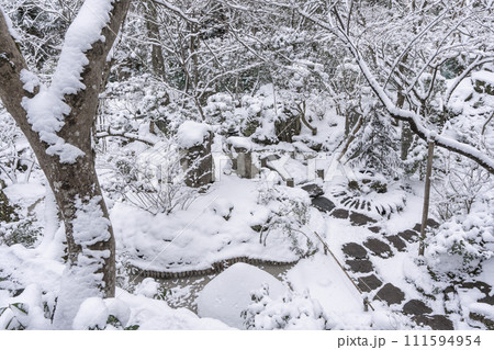 京都大原　宝泉院　雪景色の宝楽園 111594954