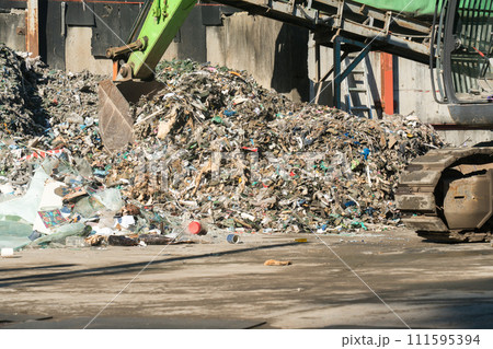 産業廃棄物処理とショベルカー 111595394