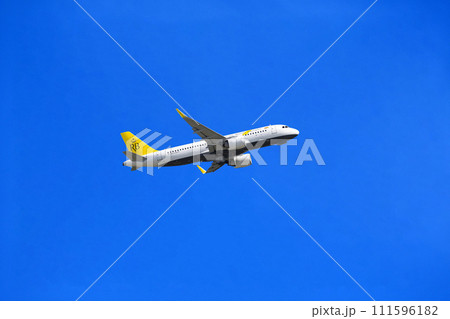 ロイヤルブルネイA320neo離陸上昇 111596182