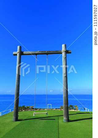 【兵庫県】快晴の淡路テラス（岬のブランコ） 111597027