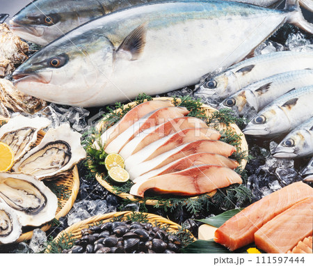 新鮮な魚介類 新鮮な魚介類 111597444