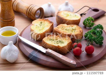 ガーリックトースト 111597789