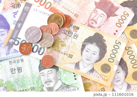 韓国の通貨、ウォンKRW（紙幣と硬貨） 111601016