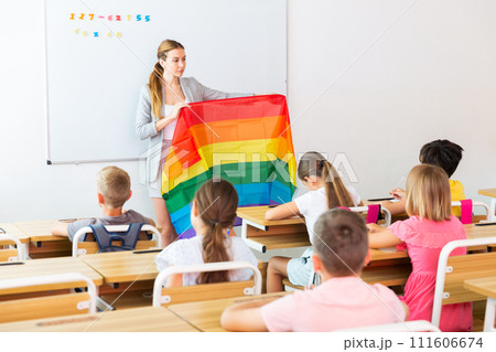 Teacher talking with kids about LGBT 111606674