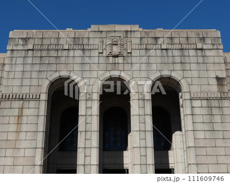 石造りの聖徳記念絵画館 111609746