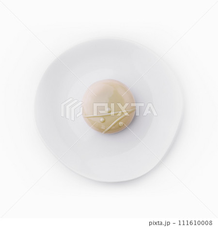 White mousse cake with mirror glaze White mousse cake with mirror glaze 111610008