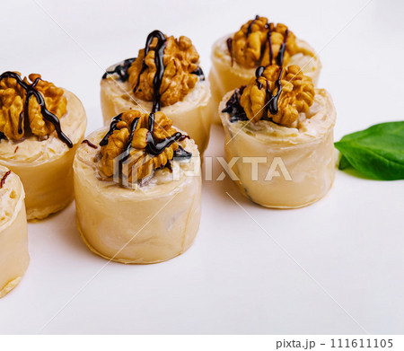 sweet pancake rolls with walnuts 111611105