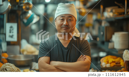 ラーメン屋の店主が腕組みのイラスト素材 [111612945] - PIXTA