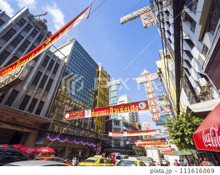 タイ・バンコク 旧正月のチャイナタウン・ヤワラー通り / Bangkok, Thailand タイ・バンコク 旧正月のチャイナタウン・ヤワラー通り / Bangkok, Thailand 111616869