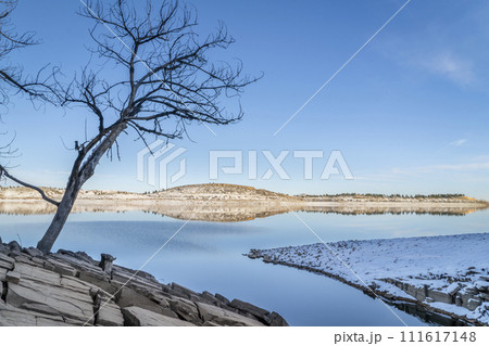 Carter Lake in northern Colorado in winter scenery 111617148
