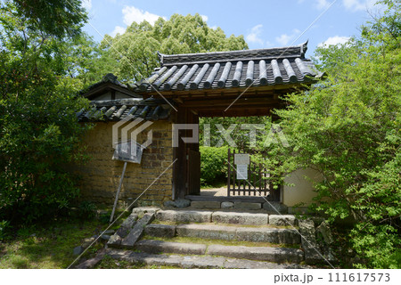 海龍王寺　中門　奈良市法華寺北町 111617573
