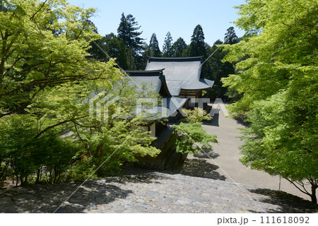 新緑の神護寺 五大堂と毘沙門堂 京都市右京区高雄 新緑の神護寺 五大堂と毘沙門堂 京都市右京区高雄 111618092