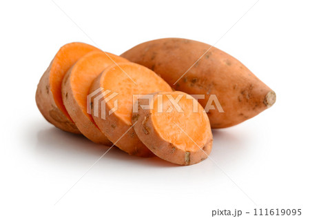 Set of fresh whole and sliced sweet potatoes 111619095