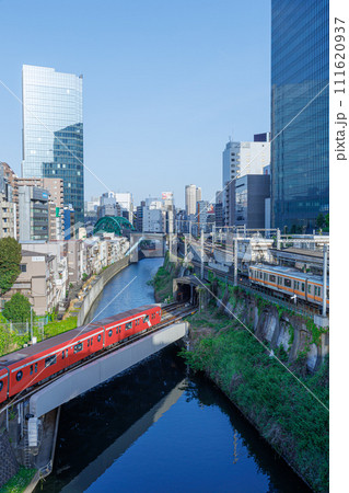 聖橋 すずめの戸締まり ロケ地 縦構図 聖橋 すずめの戸締まり ロケ地 縦構図 111620937
