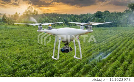 ドローンによる農薬散布 111622978