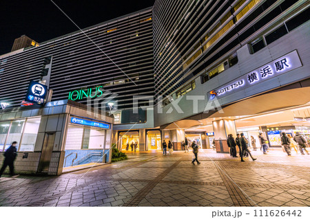 日本の横浜都市景観 2月。JN.1…横浜駅や横浜市営地下鉄ブルーライン横浜駅出入口などを望む=12日 日本の横浜都市景観 2月。JN.1…横浜駅や横浜市営地下鉄ブルーライン横浜駅出入口などを望む=12日 111626442