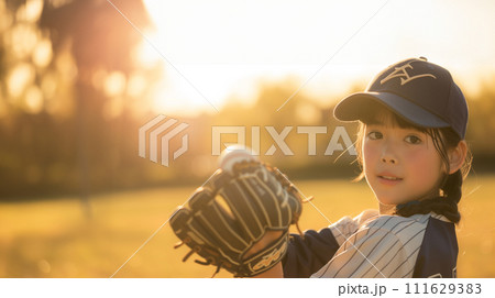 夕日のソフトボール少女 夕日のソフトボール少女 111629383