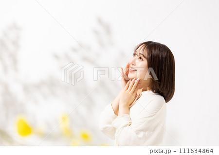 若い女性　ビューティー　20代 111634864