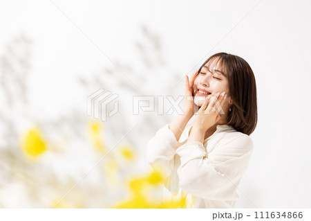 若い女性 ビューティー 20代 若い女性 ビューティー 20代 111634866