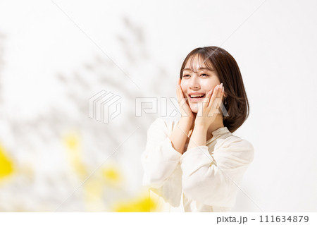 若い女性 ビューティー 20代 若い女性 ビューティー 20代 111634879