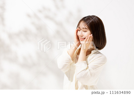 若い女性 ビューティー 20代 若い女性 ビューティー 20代 111634890